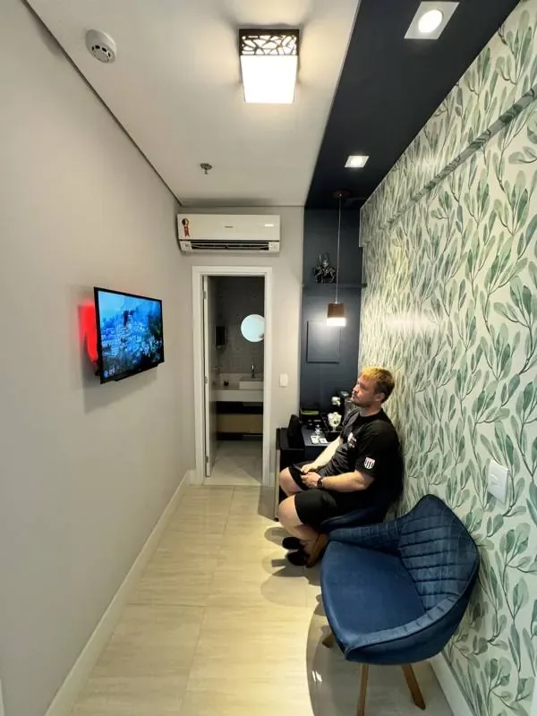 Recepção panorâmica — Clínica Dra. Fernanda Pierre